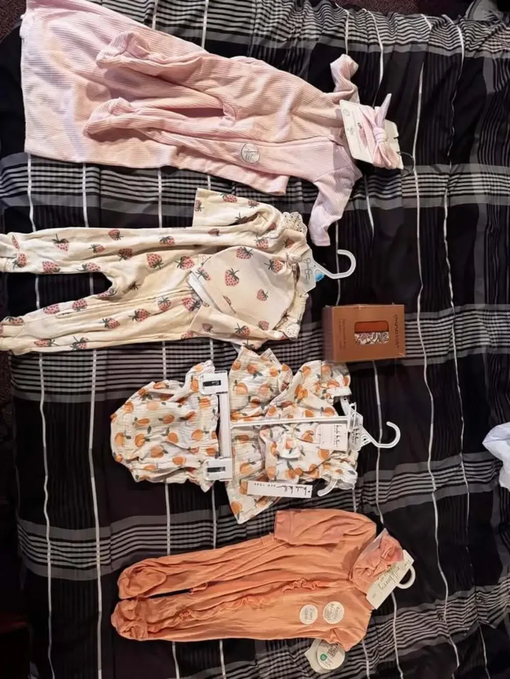 🍼 Boutique Baby Girl Bundle (0–6M) – Bamboo, Swaddles, Sets – NEW w/ Tags